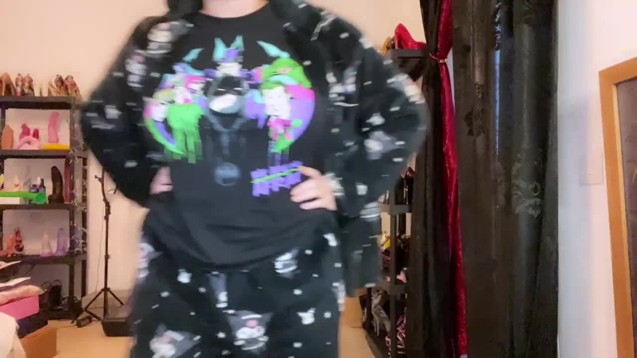 NylonQueen Adult Chat December 6, 2025