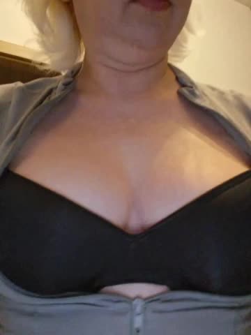 Vika211 Adult Chat December 6, 2025