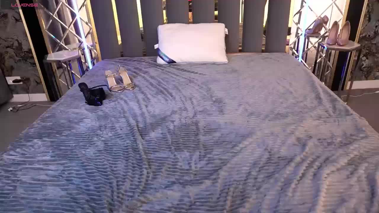 RedDoll Adult Chat December 6, 2025