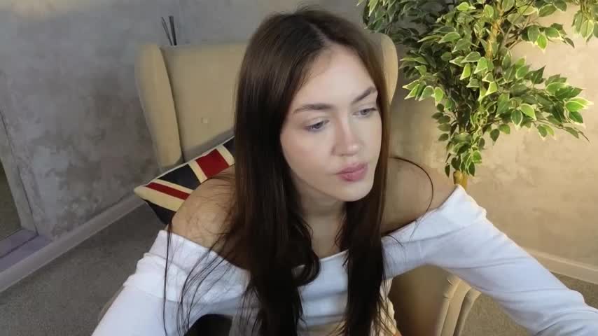 SaraMoren0 Adult Chat December 6, 2025