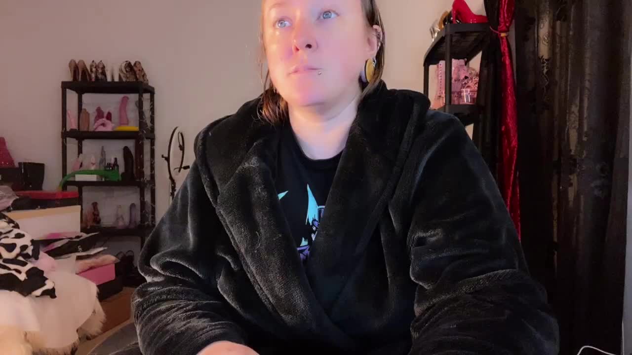 NylonQueen Adult Chat December 6, 2025