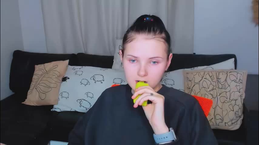 leila_xxbaby Adult Chat December 6, 2025