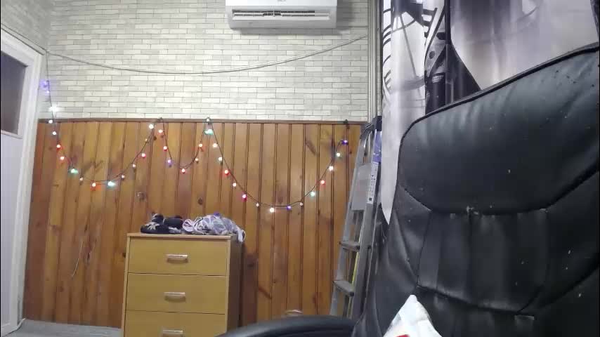 xxxnewlywedsxxx Adult Chat December 6, 2025