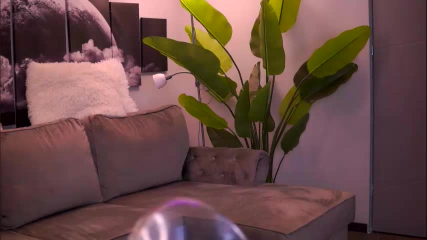 ellieredd Adult Chat December 6, 2025