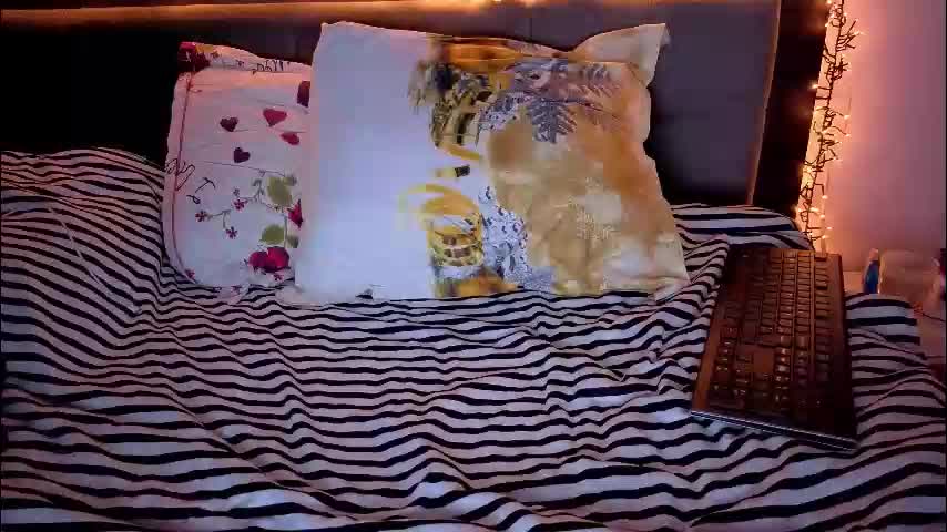 _just_a_simple_girl Adult Chat December 6, 2025