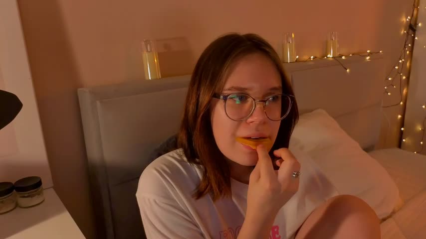 Mia_Luw Adult Chat December 6, 2025