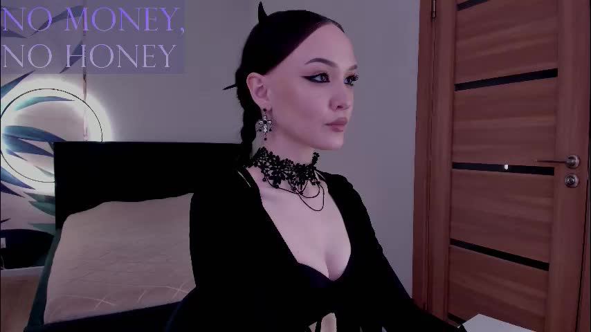 mistress_mialibra Adult Chat December 7, 2025