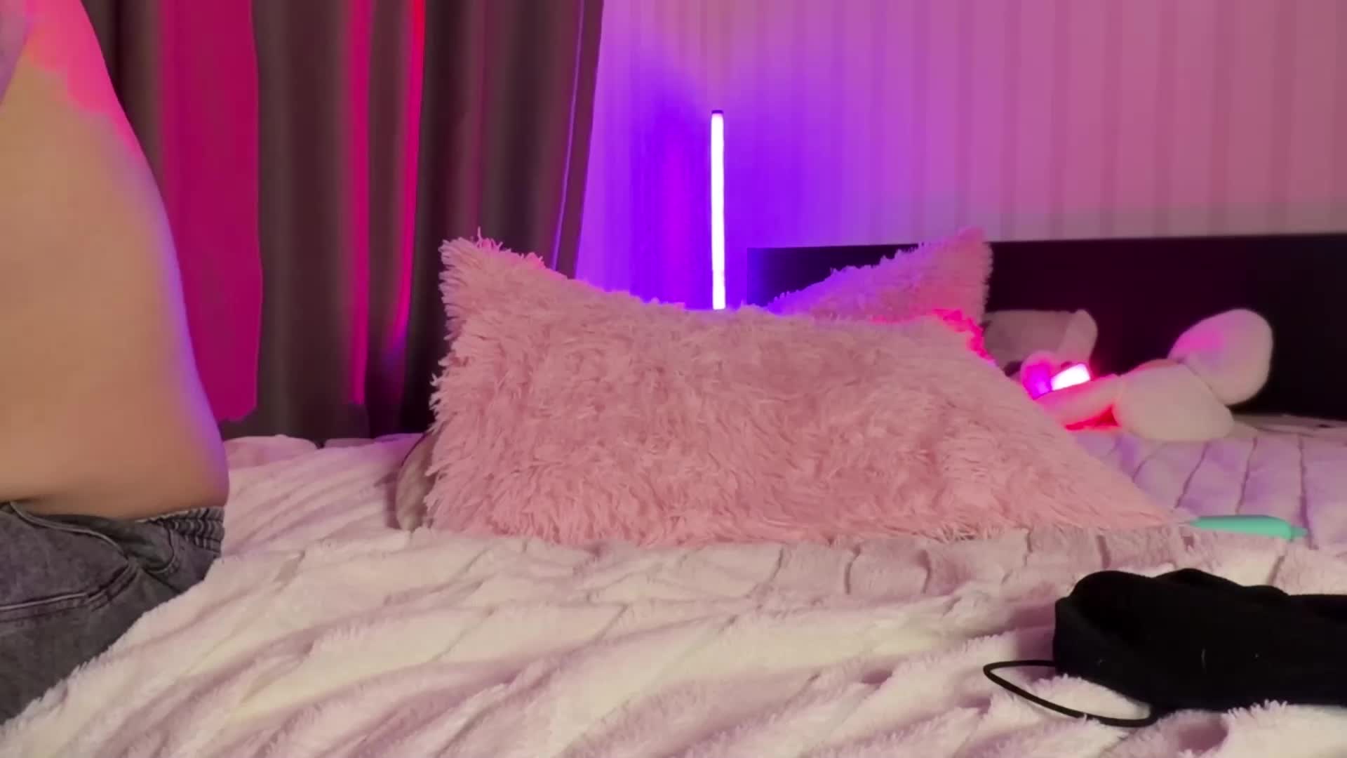 SquirtalPussy Adult Chat December 7, 2025