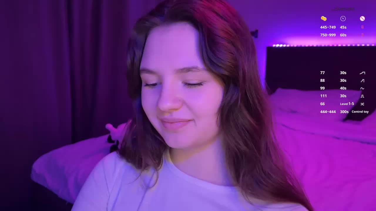 -FoxAlisa-_2025-12-06_21-57-13_082 Adult Chat December 7, 2025