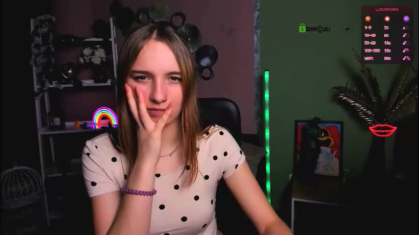 rebecca_smile_ Adult Chat December 7, 2025