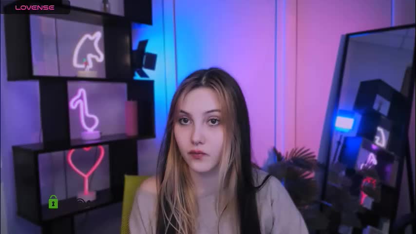 luna_tin Adult Chat December 7, 2025