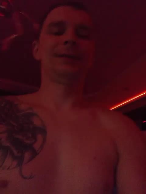 Niki233221 Adult Chat December 7, 2025