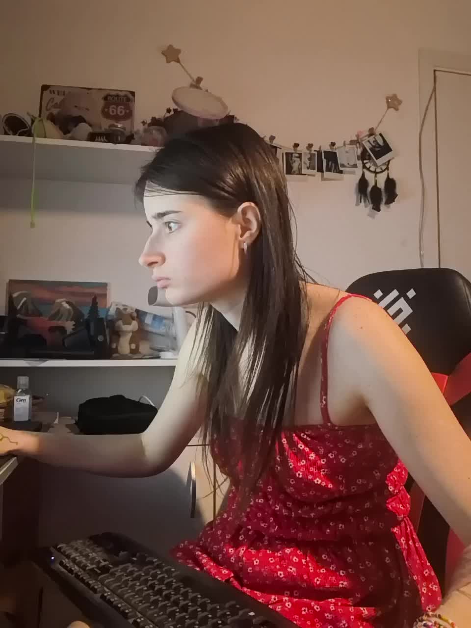 bonniewoods23 Adult Chat December 7, 2025