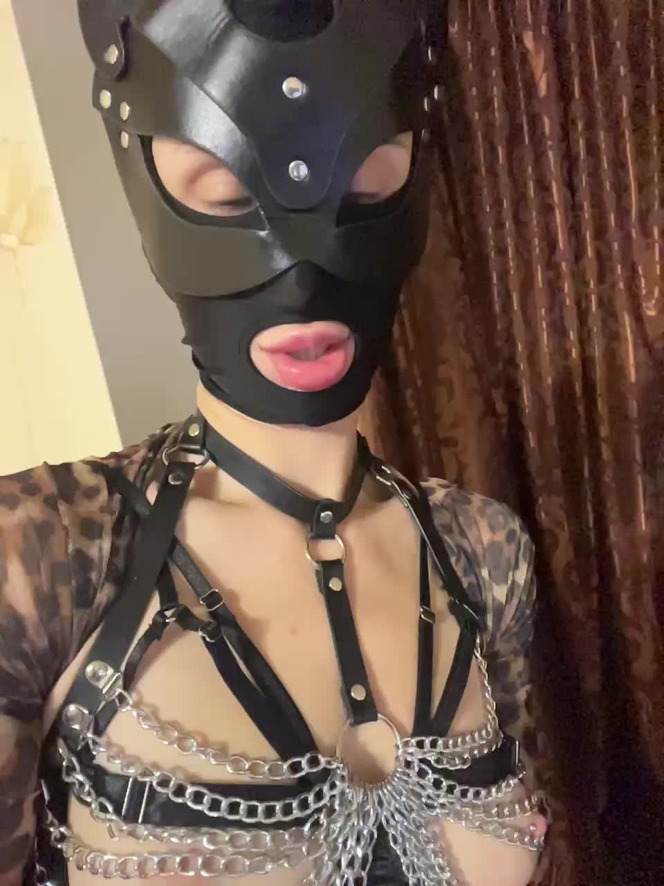 MadmenLovers Adult Chat December 7, 2025