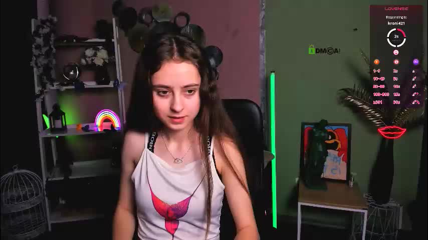 rebecca_smile_ Adult Chat December 7, 2025