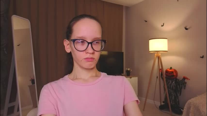 lynettebails Adult Chat December 7, 2025