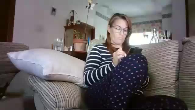 lolahueso Adult Chat December 7, 2025