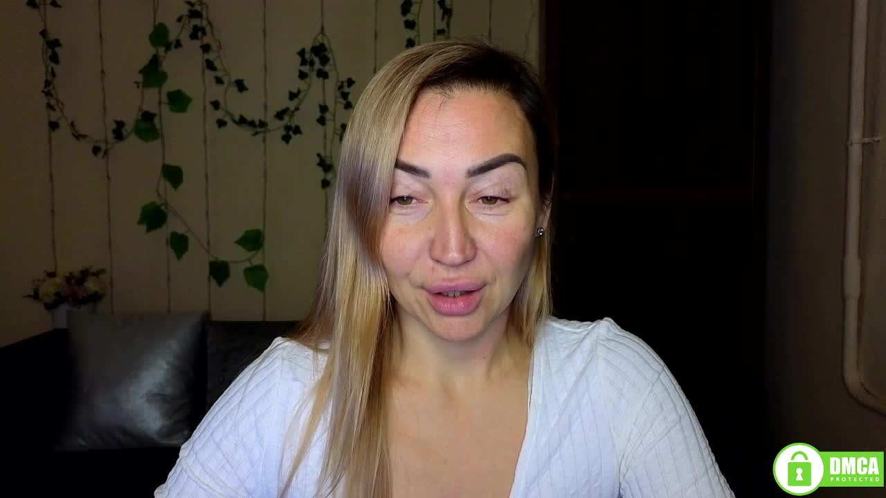 Jullyblondkiss Adult Chat December 7, 2025