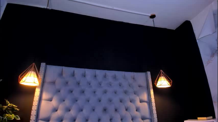 sara_connde Adult Chat December 7, 2025