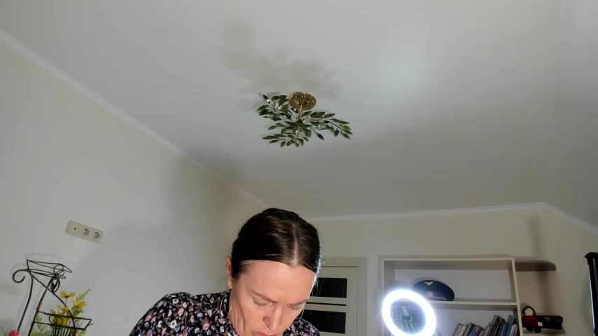 Vika73 Adult Chat December 7, 2025