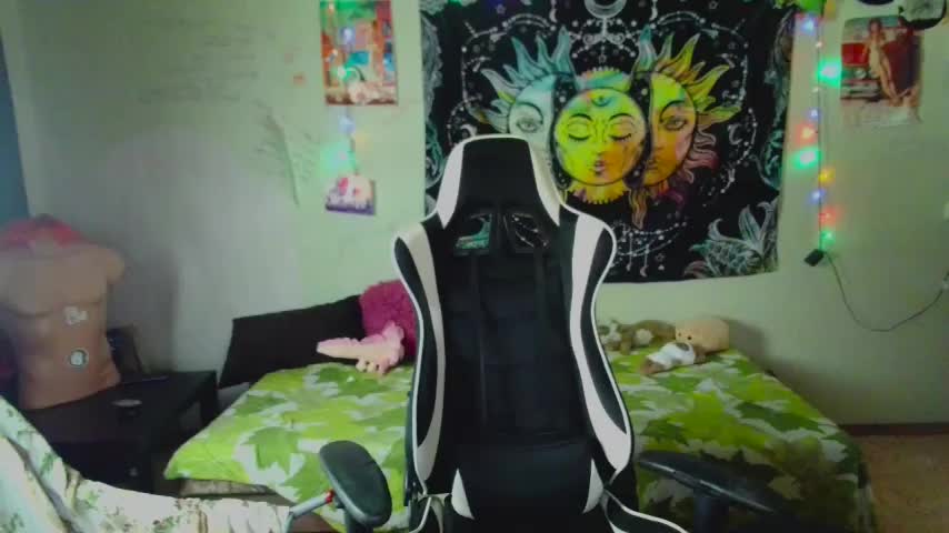 Lil_foxxx Adult Chat December 8, 2025