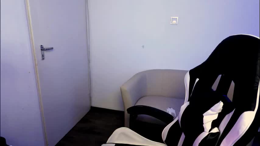 shy_nerd_babyy Adult Chat December 7, 2025