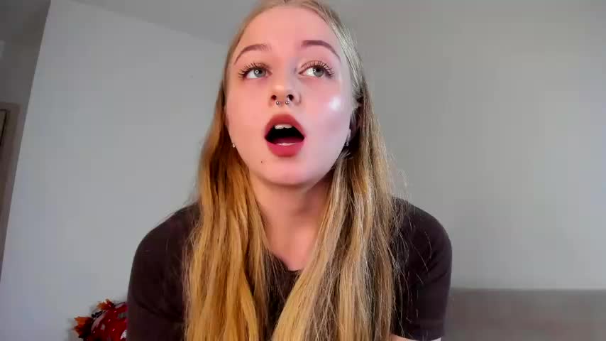 MiaMews Adult Chat December 7, 2025