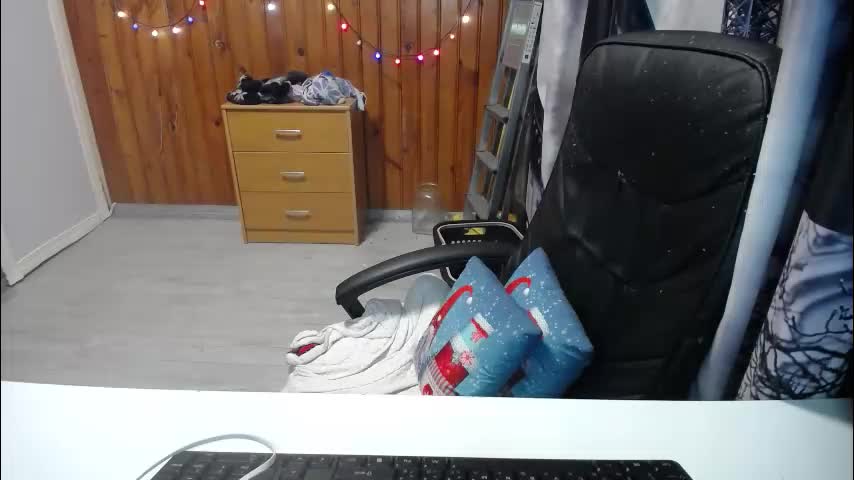 xxxnewlywedsxxx Adult Chat December 8, 2025