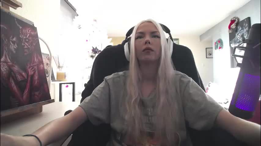 tinykylie Adult Chat December 8, 2025