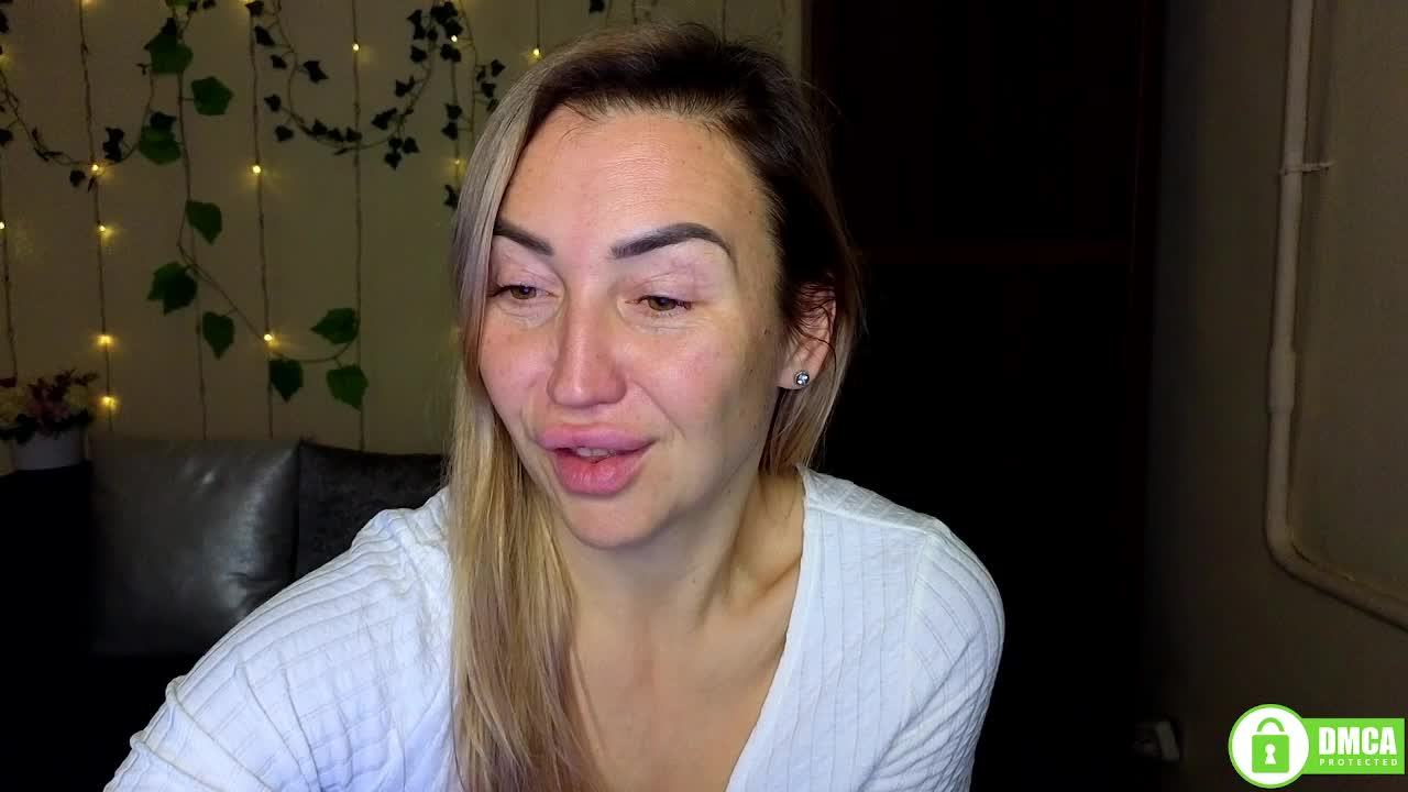 Jullyblondkiss Adult Chat December 8, 2025