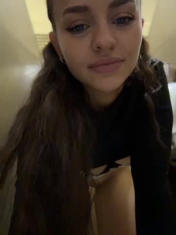 AngelinaTeller Adult Chat December 8, 2025