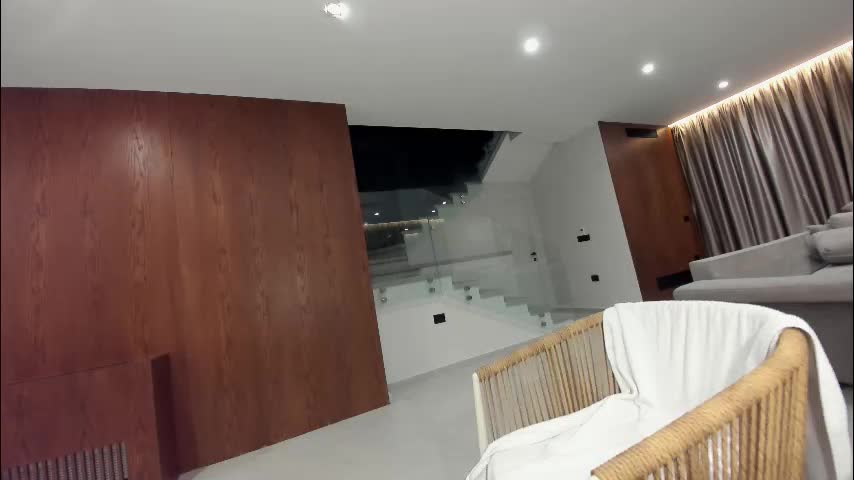 ehotlovea Adult Chat December 8, 2025