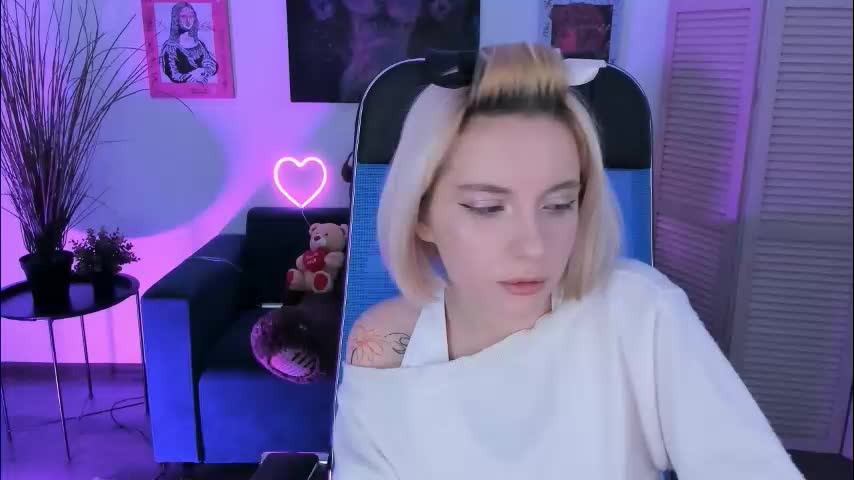 aurorawrenfield Adult Chat December 8, 2025