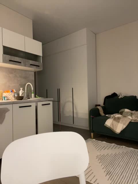 v_-_-_v Adult Chat December 8, 2025