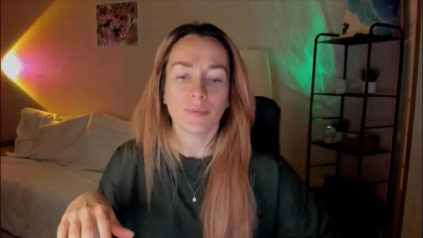 save_the_qween Adult Chat December 8, 2025