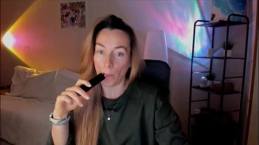 save_the_qween Adult Chat December 8, 2025