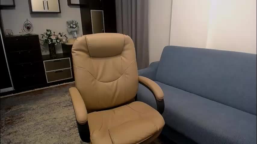 lindaliony Adult Chat December 9, 2025