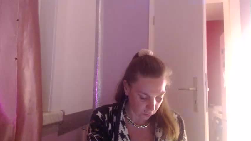 melli23 Adult Chat December 8, 2025