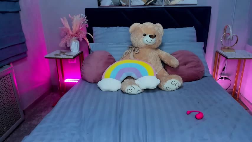 Curvy_Dynamite_ Adult Chat December 9, 2025