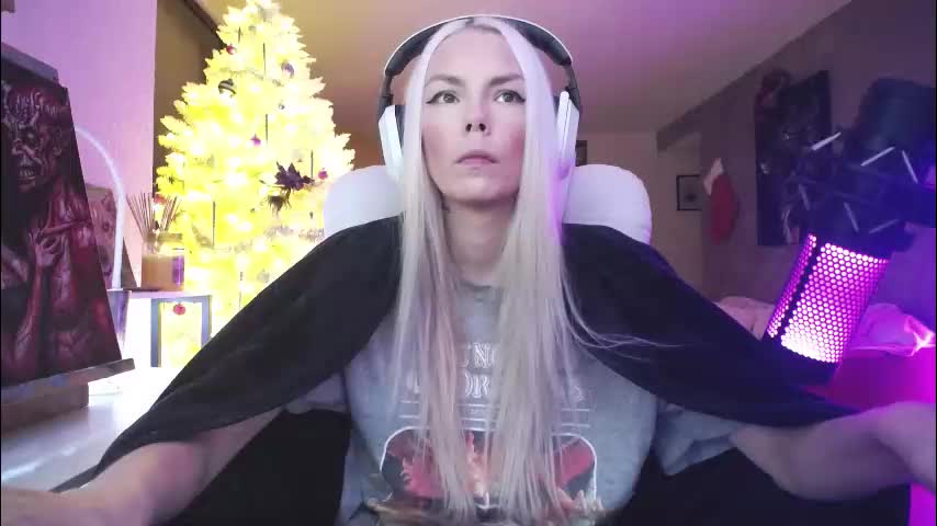 tinykylie Adult Chat December 9, 2025