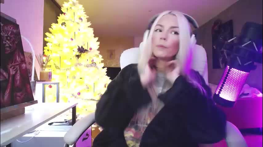 tinykylie Adult Chat December 9, 2025