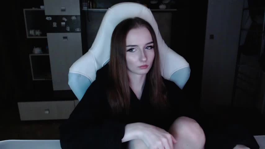 Cutti_Crystal Adult Chat December 9, 2025