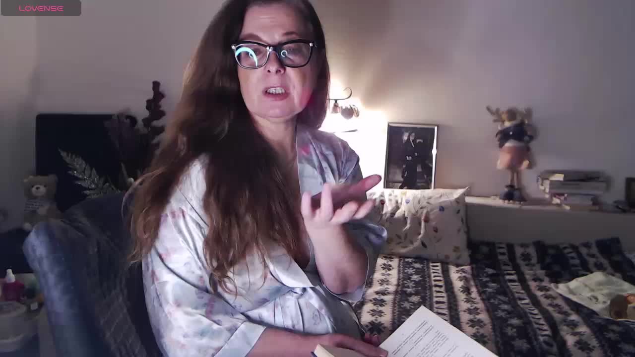 HelenBerg Adult Chat December 9, 2025