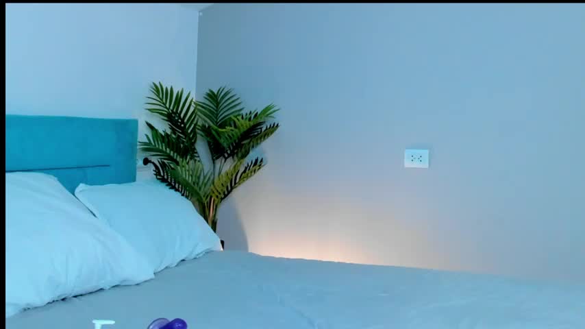 L1ittle_kitty_ Adult Chat December 9, 2025