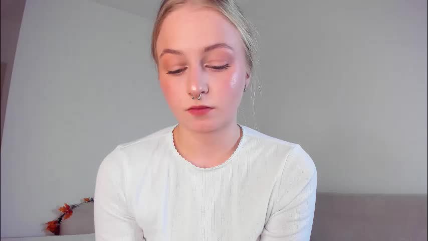 mia_meows Adult Chat December 9, 2025