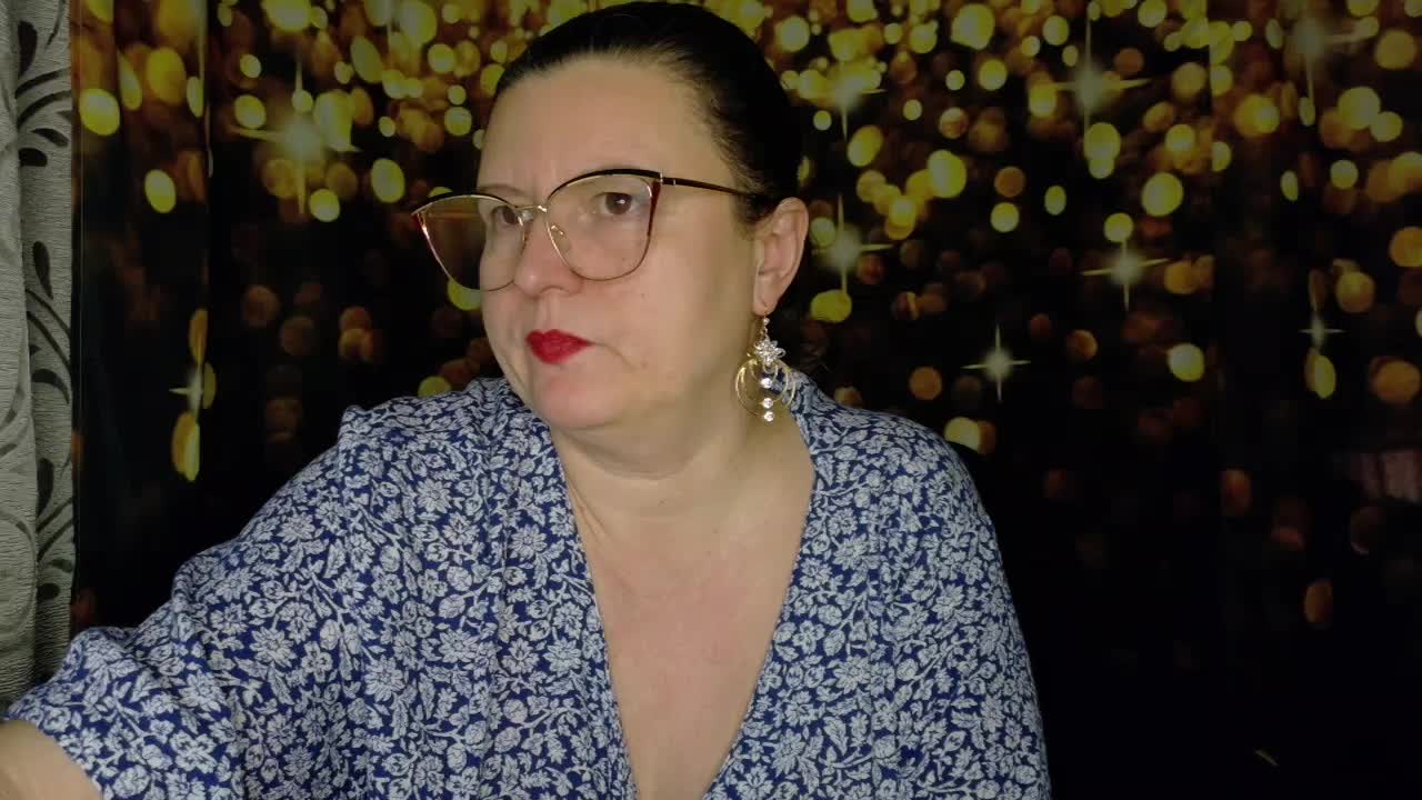 Golden_Lady Adult Chat December 9, 2025