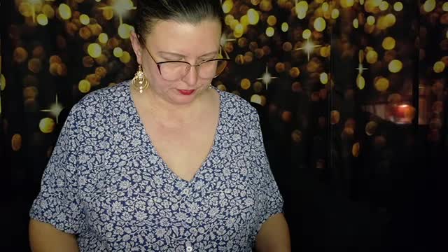 Golden_Lady Adult Chat December 9, 2025