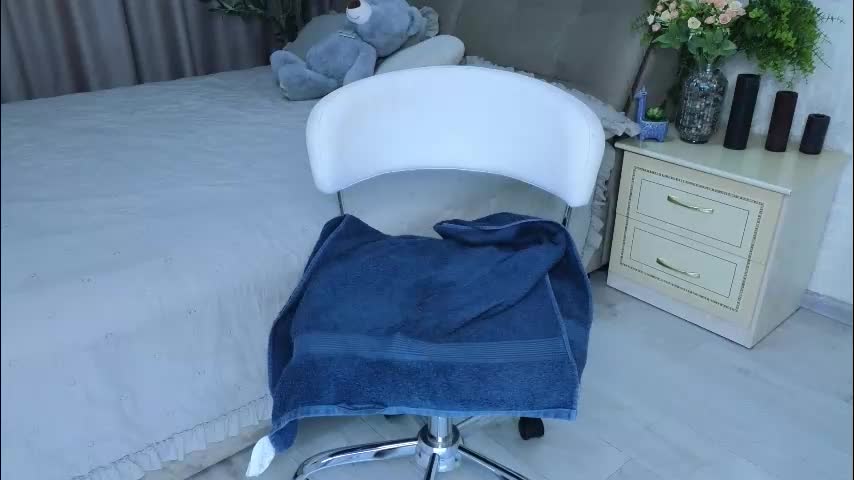 heroine_of_your_life Adult Chat December 9, 2025