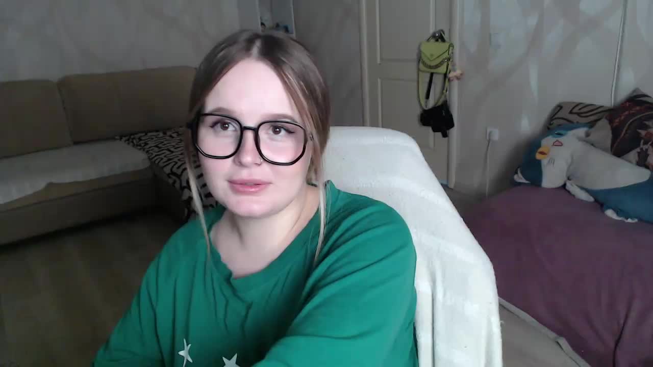 Lizzi-Peach Adult Chat December 10, 2025