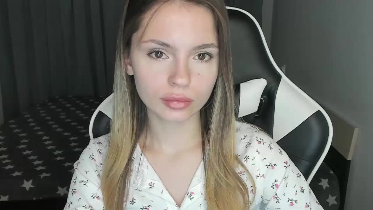 EmiMe Adult Chat December 10, 2025